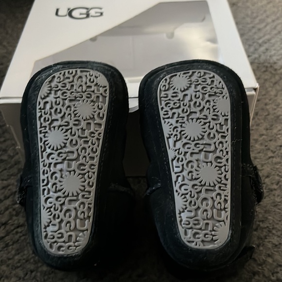 Gentle used Ugg baby boots - Picture 6 of 6